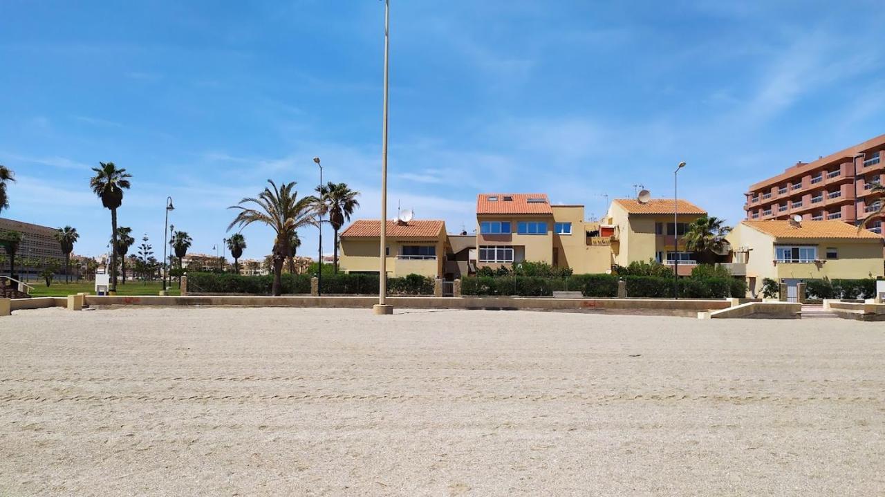 Atractivo Apartamento En La Playa Con Parking Roquetas de Mar Kültér fotó